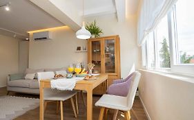 Central Deluxe Apartment